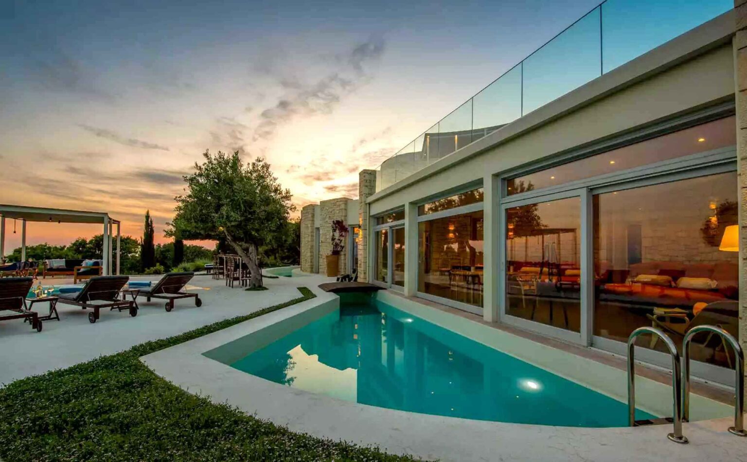 Rød-Larsen bought neighbouring plot in Greece at “remarkably high price ...
